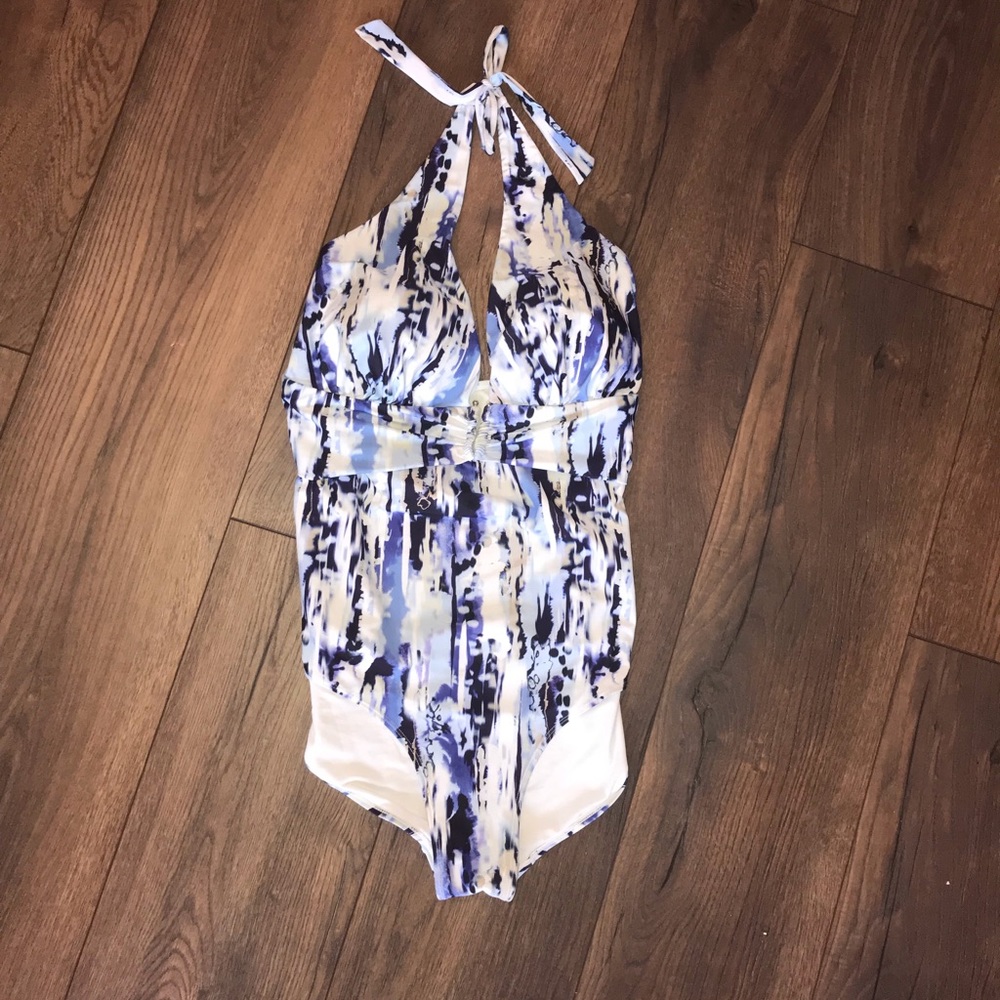 Swimsuit for all. Gently worn. Great condition!